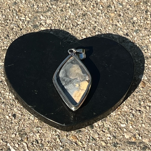 Silver Plated Maligano Jasper Pendant - Picture 3 of 3